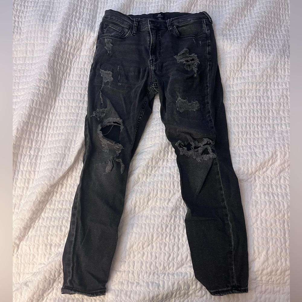 H&M men’s black ripped jeans
